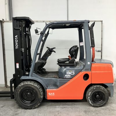 Carretilla-diesel-usada-Toyota-3000kg