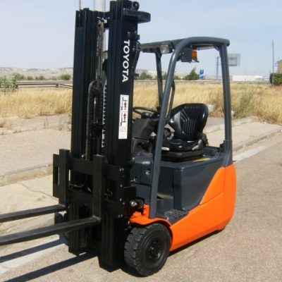 Carretilla eléctrica Toyota 8FBET15 1500 kg
